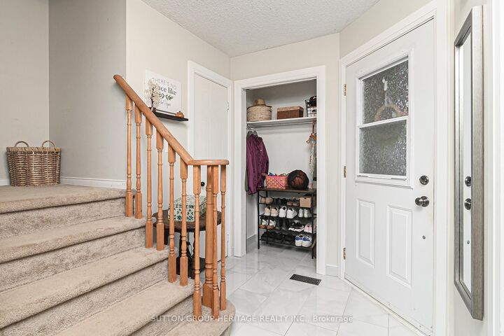 Property Photo:  12 Curtis Court  ON L1A 4H5 