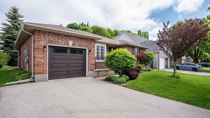 Property Photo: 839 Guildwood Boulevard ON N6H 5E4