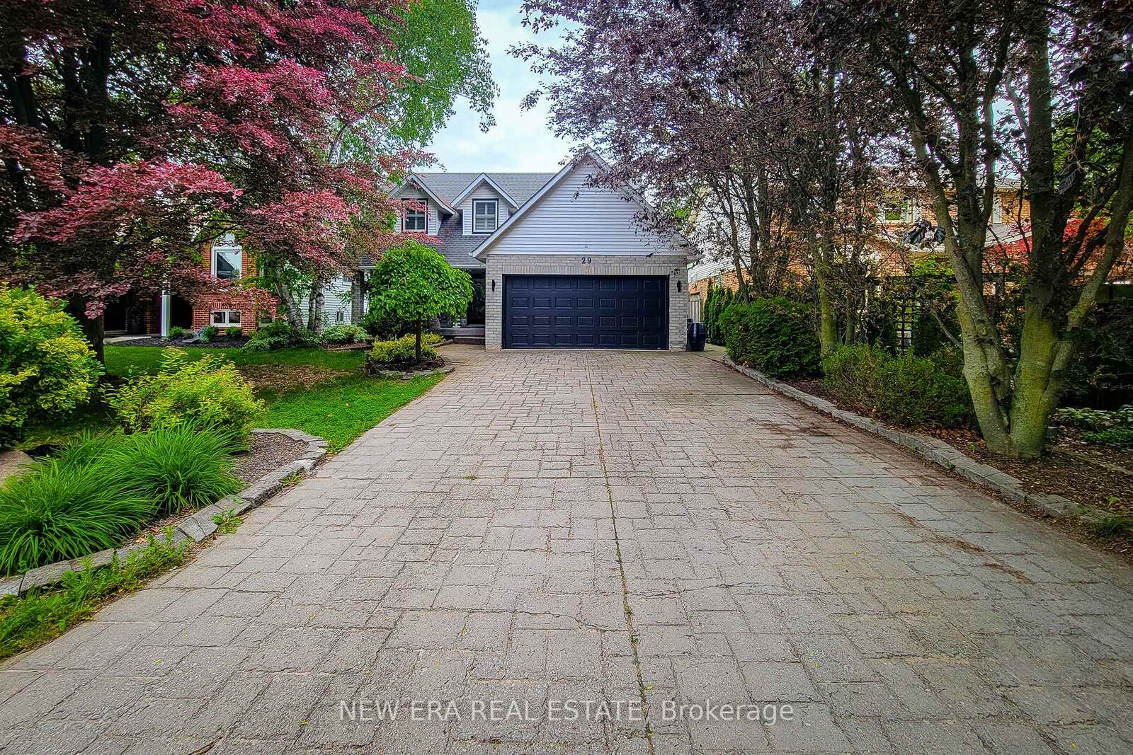 Property Photo: 29 Woodside Square ON L3E 0M7