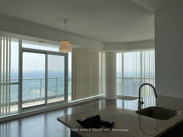 Property Photo:  70 Forest Manor Road 2208  ON M2J 1M6 