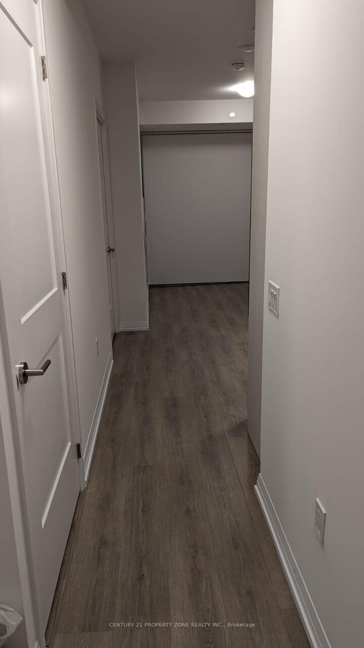Property Photo: 50 Dunfield Avenue 813 ON M4S 0E4