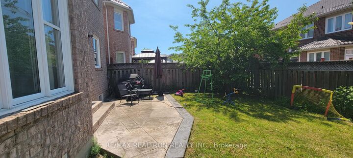 Property Photo:  78 Rouge River Drive Main  ON M1B 6K3 