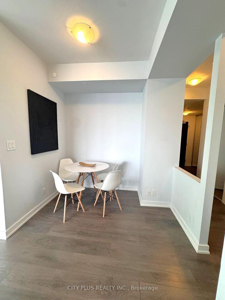 Property Photo: 609 Avenue Road 1606 ON M4V 0B1