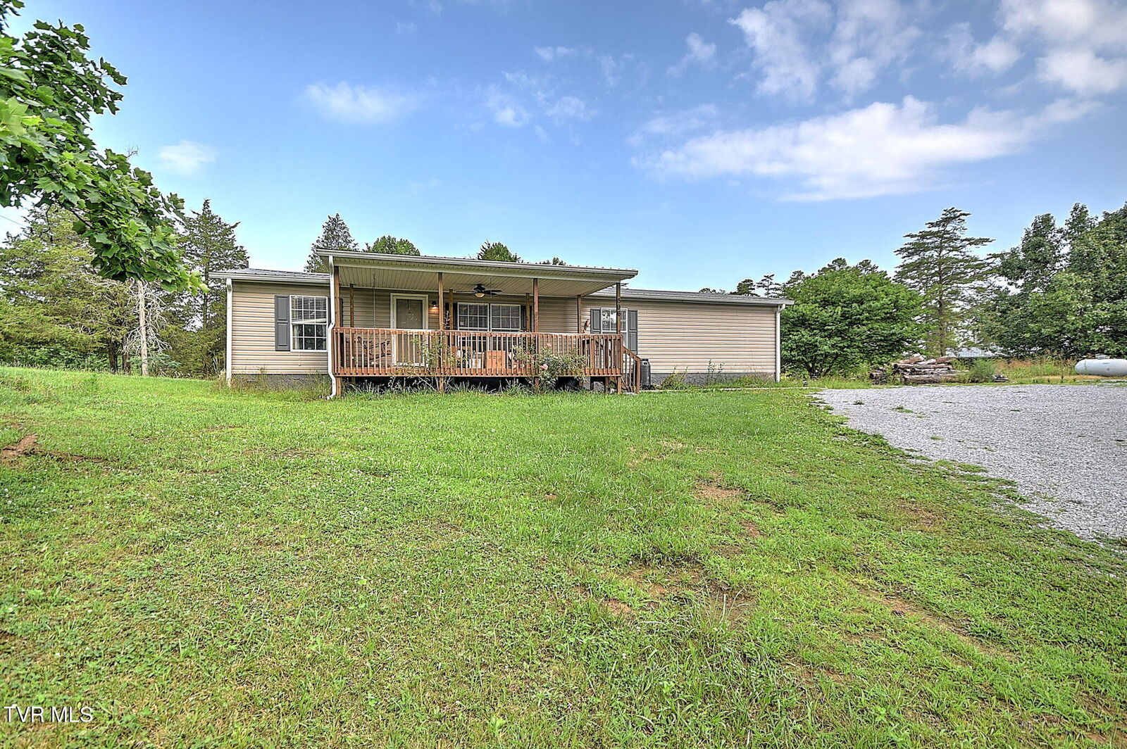Property Photo: 396 Summitt Hill Road TN 37711