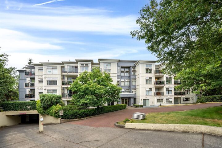Property Photo:  535 Manchester Rd #107  BC V8T 5J1 
