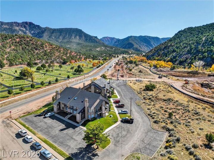 Property Photo:  390 E 300 South St 1B, 3B, 6B, 9B  UT 84761 