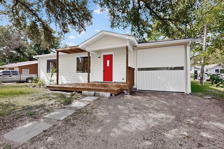 Property Photo:  4711 Alf Avenue  TX 78721 