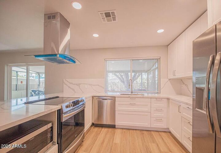 Property Photo:  1646 E Hermosa Drive  AZ 85282 