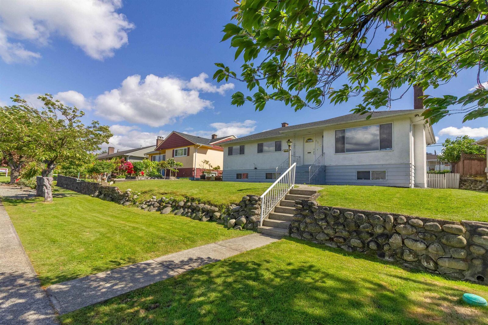 Property Photo: 4810 Fairlawn Drive BC V5C 3R8