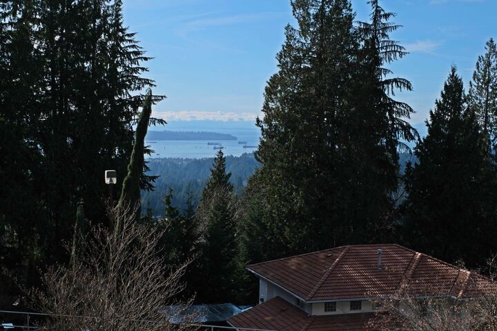 Property Photo: 4989 Chalet Place BC V7R 4X4