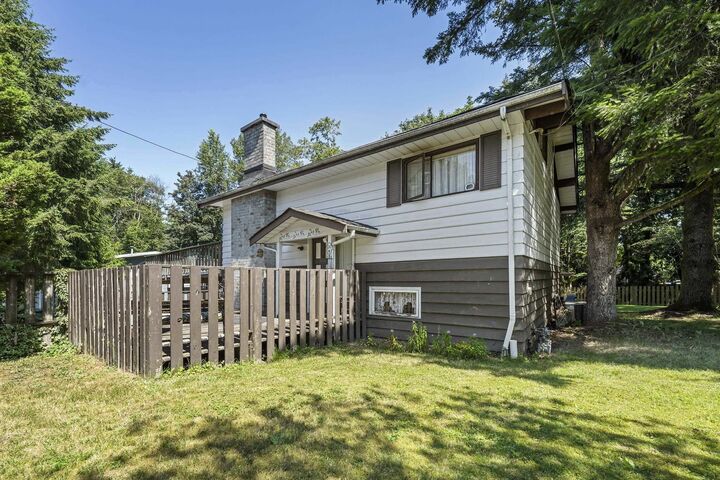 Property Photo:  7876 139A Street  BC V3W 5H5 