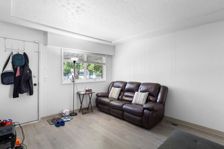 Property Photo: 3186 E 28th Avenue BC V5R 1S7