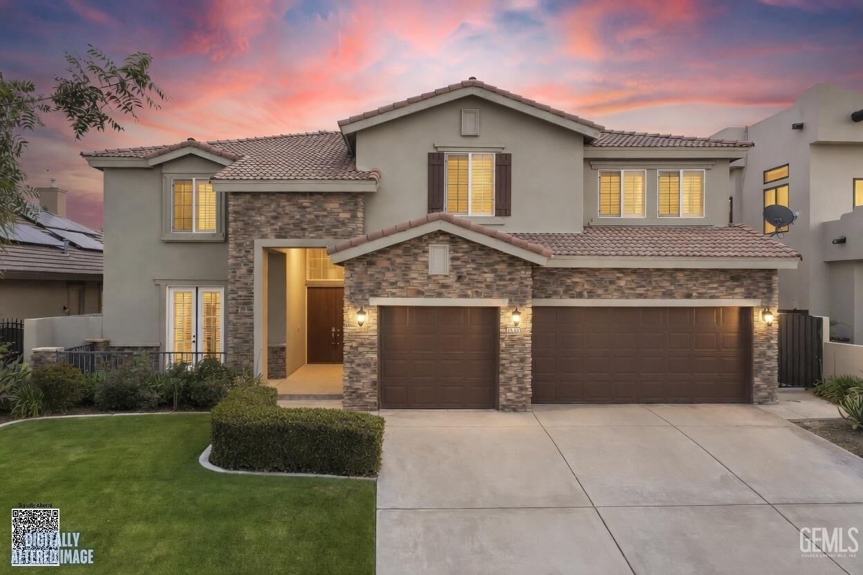 Property Photo: 2510 Edingal Drive CA 93311