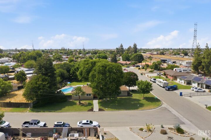 Property Photo: 11600 Whippoorwill Lane CA 93312