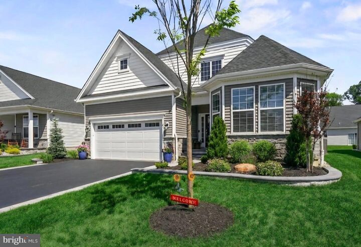 Property Photo:  40 Emerald Road  NJ 08533 