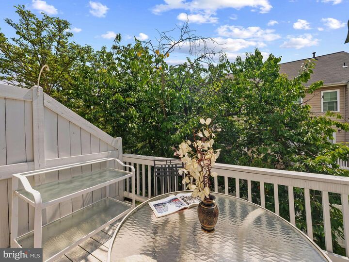 Property Photo: 1711 Blue Flint Court VA 20190