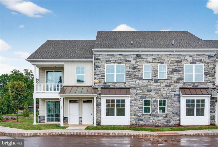 Property Photo: 415 Isabelle Court 201 PA 19438