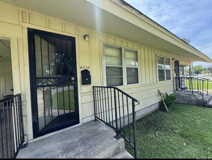 Property Photo:  4712/4714 Lynch Drive  AR 72117 