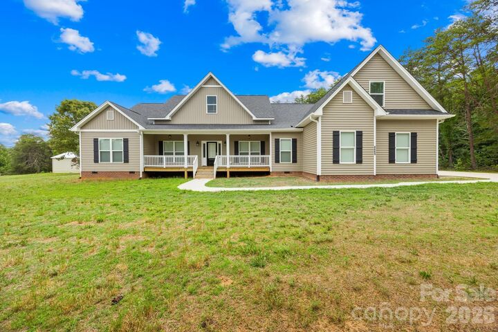 Property Photo: 4669 Grooms Road NC 27320