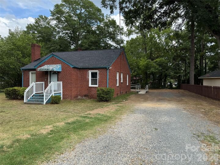Property Photo: 945 S Confederate Avenue SC 29730