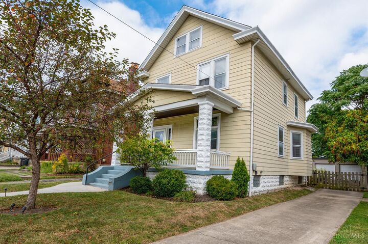Property Photo: 2428 Robertson Avenue OH 45212