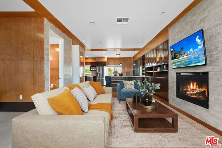Property Photo: 1743 S Barrington Ave CA 90025