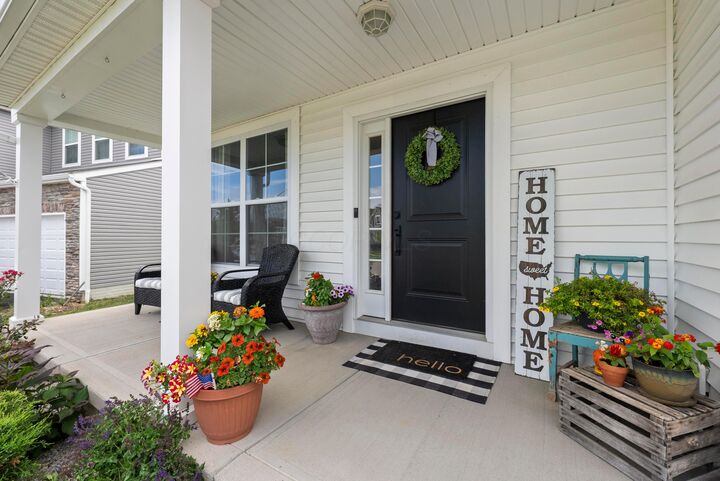 Property Photo: 435 Oakland Hills Loop OH 43116