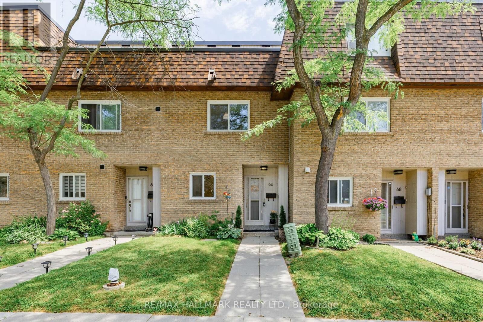 Property Photo: 275 Manse Road 66 ON M1E 4X8