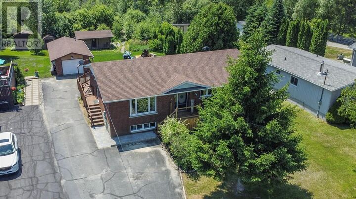 Property Photo:  77 Sunderland Road  ON P3L 1M8 