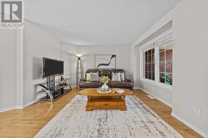 Property Photo:  46 Margrave Avenue  ON K1T 3Y2 
