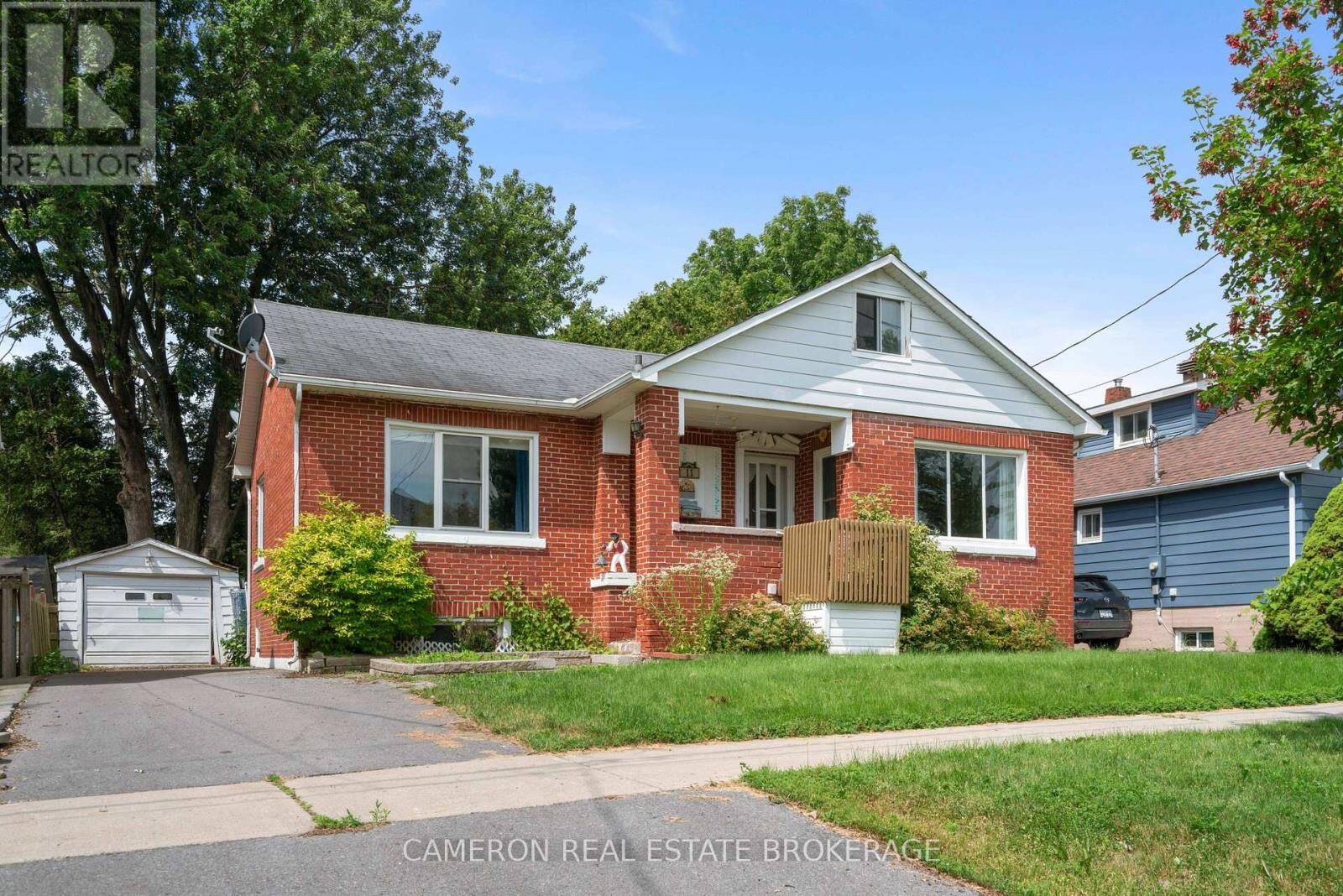 Property Photo:  11 Dunbar Avenue  ON K6H 5M6 