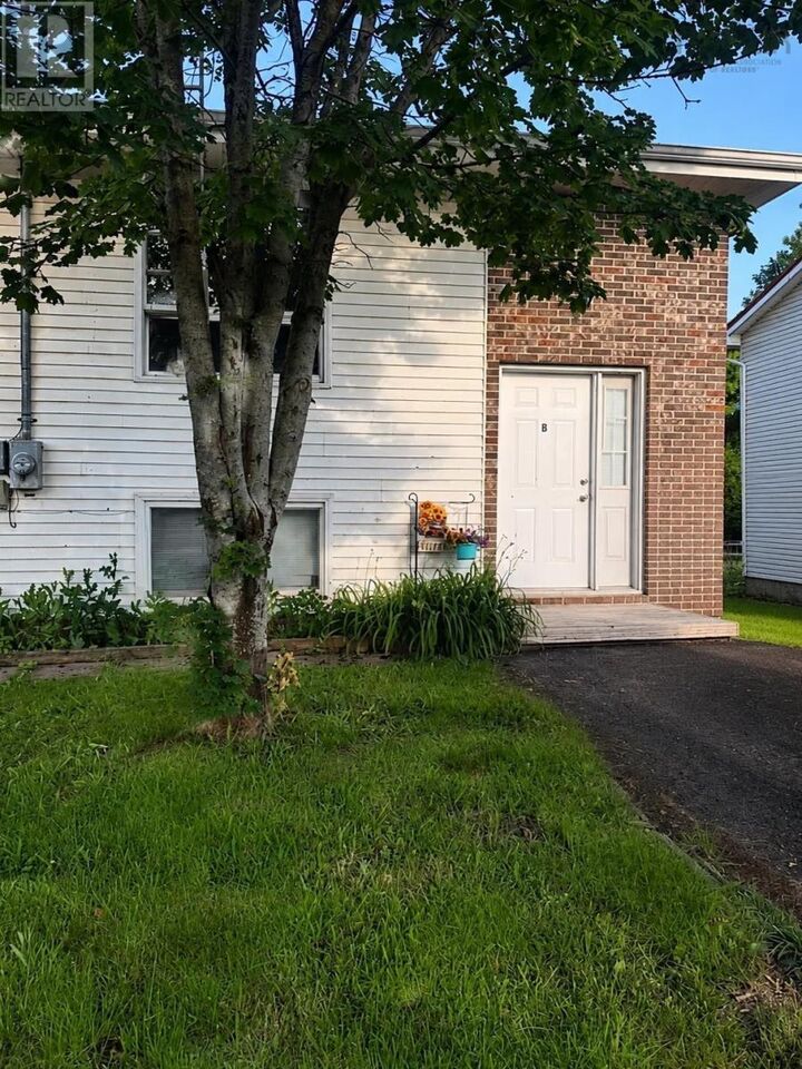 144 Riverside Avenue — photo 1