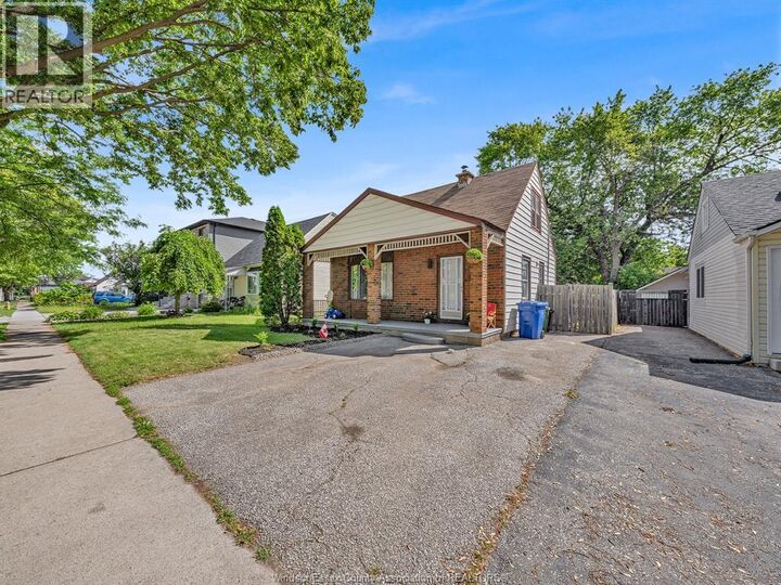 Property Photo: 1218 California Avenue ON N9B 2Z9