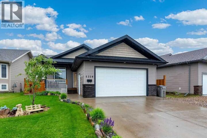 Property Photo:  1314 47A Avenue  SK S9V 2G6 