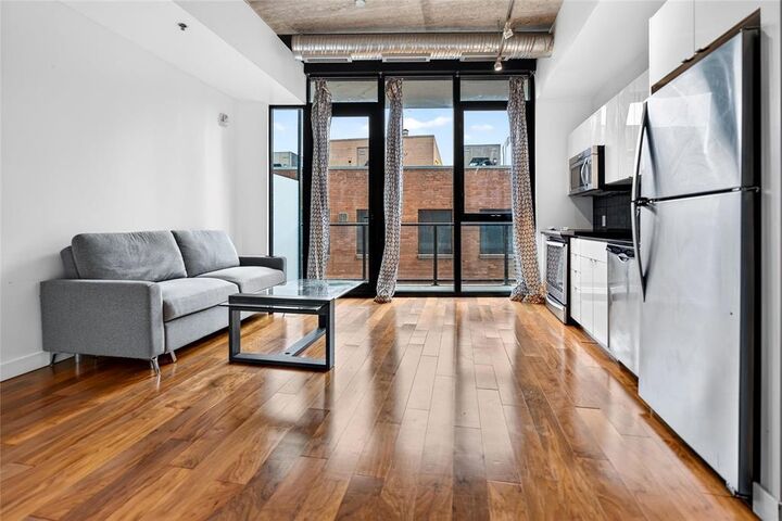 Property Photo: 311 Hargrave Street MB R3B 0V8
