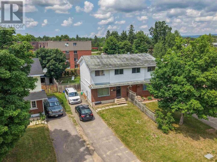 75 Robin St — photo 1