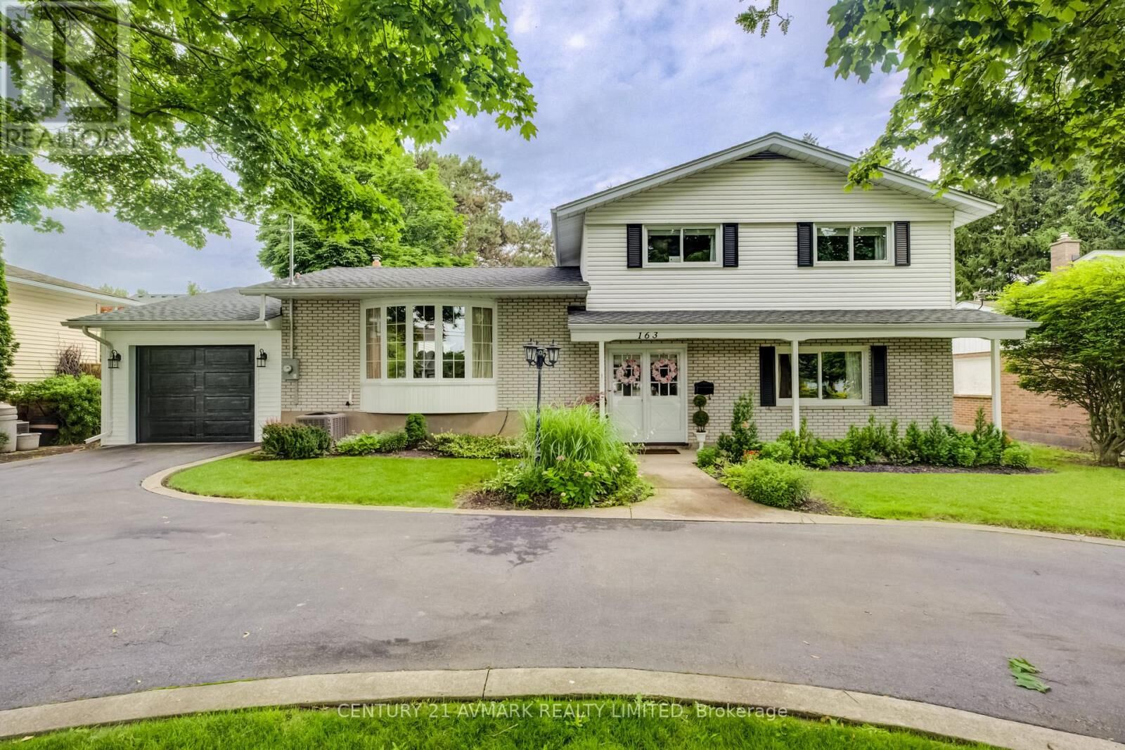 Property Photo:  163 Lakeshore Road  ON L2N 2V2 