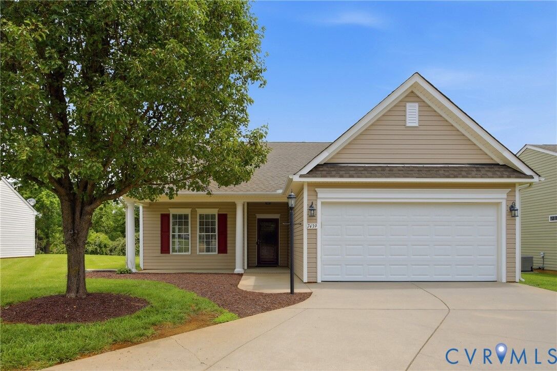 Property Photo:  7439 Settlers Ridge Court  VA 23231 