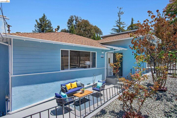 Property Photo: 6138 Oakdale Ave CA 94605