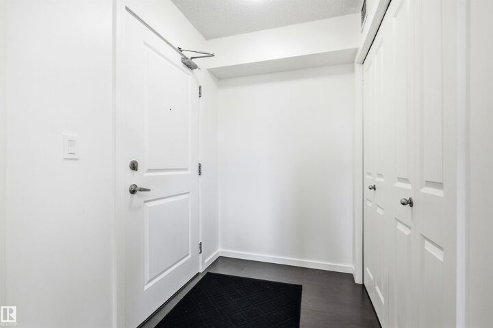 Property Photo: 5515 7 Avenue SW 435 AB T6X 0G6