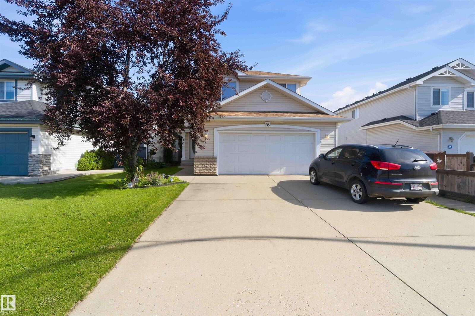 Property Photo:  98 Orchid Crescent  AB T8H 2E3 