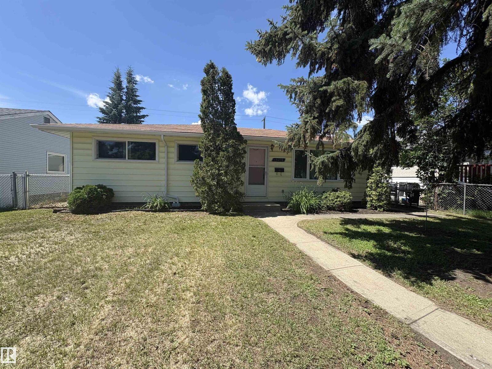 Property Photo:  13032 90 Street NW  AB T5E 3M3 