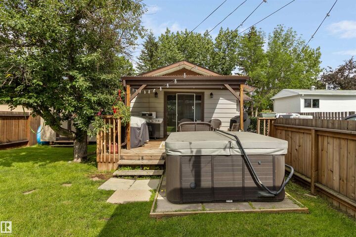 Property Photo:  4808 43 St  AB T7A 1G1 