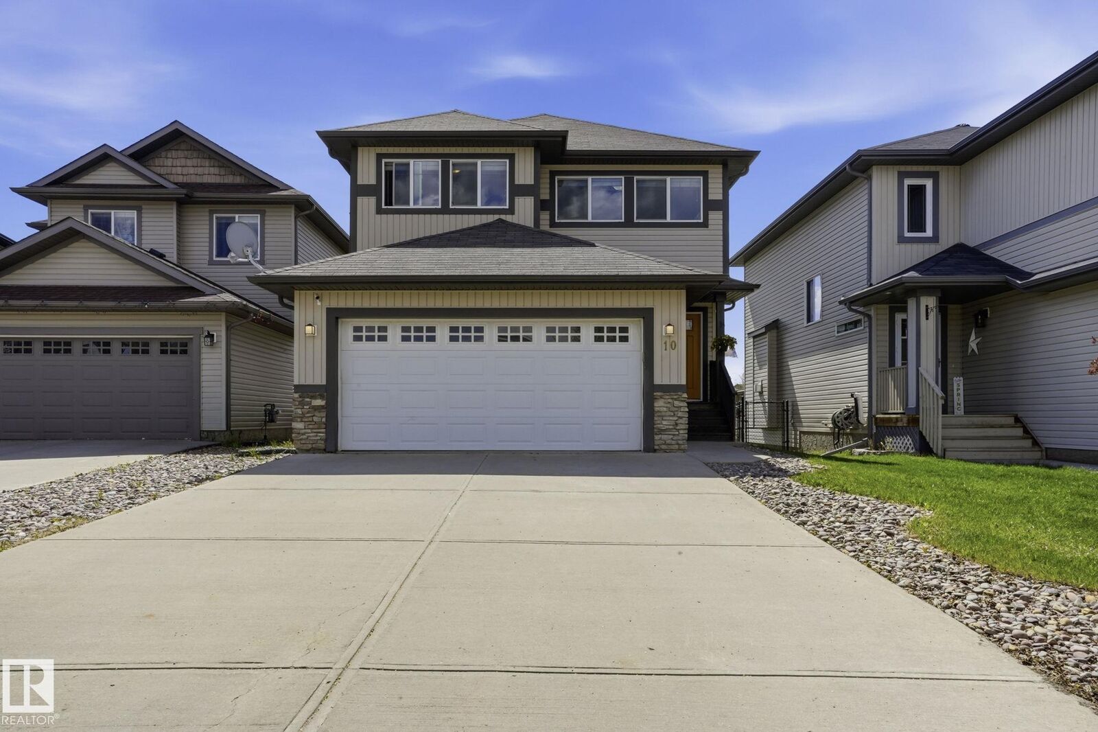 Property Photo:  10 Rockwell Close  AB T8L 0E7 