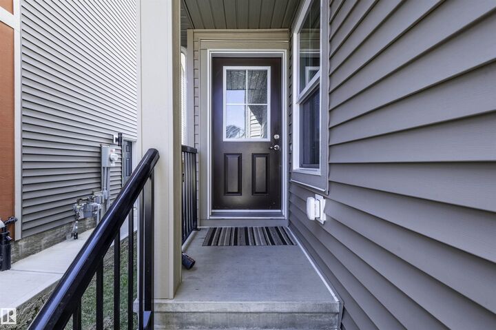 Property Photo: 11979 34 Avenue SW AB T6W 4Y2