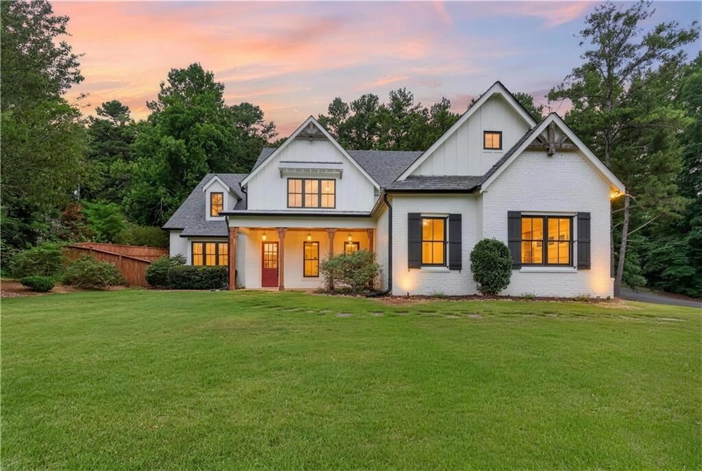 Property Photo: 1009 Davenport Circle GA 30127