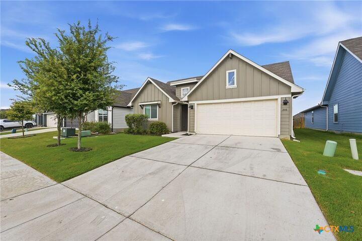 Property Photo:  208 Ida Loop  TX 78155 