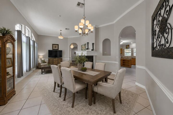 Property Photo: 910 Commons Way Court TX 77336
