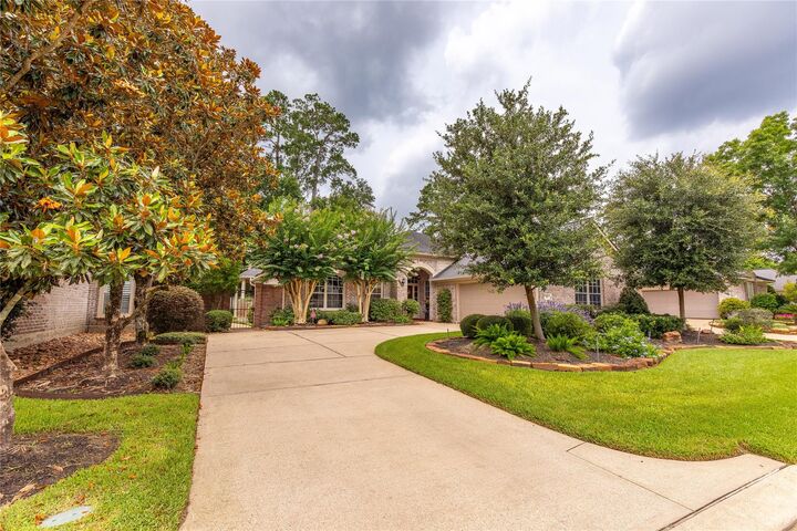 Property Photo:  19 Palmer Green Place  TX 77381 