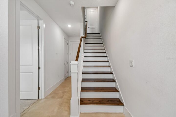 Property Photo: 234 Pasquala Way FL 32765